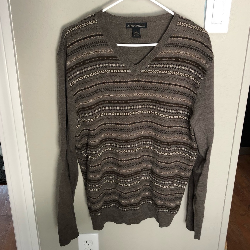 Banana Republic merino wool brown v-neck sweater L
